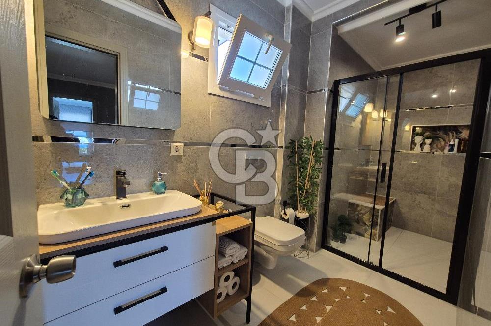 Kuşadası Kadınlar Denizi'nde Deniz Manzaralı 3+1 Villa