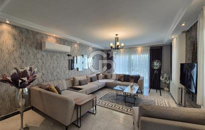Kuşadası Kadınlar Denizi'nde Deniz Manzaralı 3+1 Villa