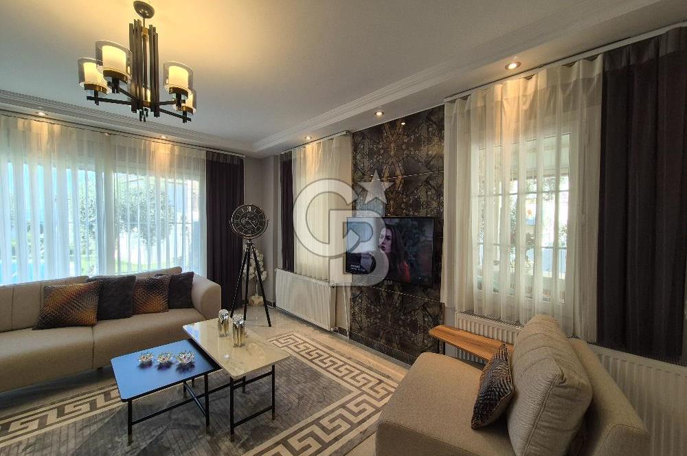 Kuşadası Kadınlar Denizi'nde Deniz Manzaralı 3+1 Villa