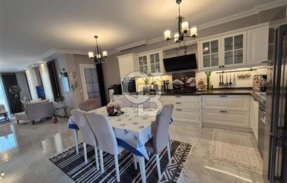 Kuşadası Kadınlar Denizi'nde Deniz Manzaralı 3+1 Villa