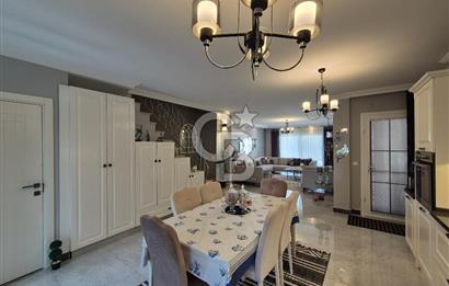 Kuşadası Kadınlar Denizi'nde Deniz Manzaralı 3+1 Villa