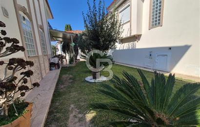 Kuşadası Kadınlar Denizi'nde Deniz Manzaralı 3+1 Villa