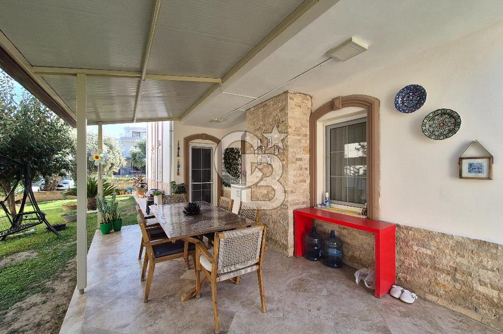 Kuşadası Kadınlar Denizi'nde Deniz Manzaralı 3+1 Villa
