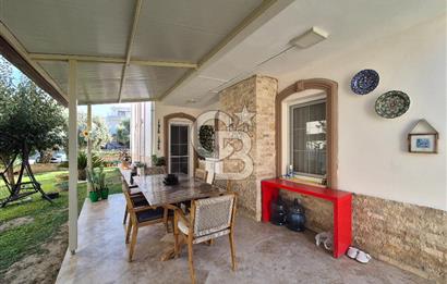 Kuşadası Kadınlar Denizi'nde Deniz Manzaralı 3+1 Villa