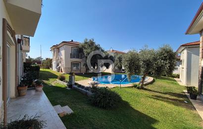 Kuşadası Kadınlar Denizi'nde Deniz Manzaralı 3+1 Villa
