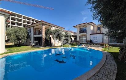 Kuşadası Kadınlar Denizi'nde Deniz Manzaralı 3+1 Villa