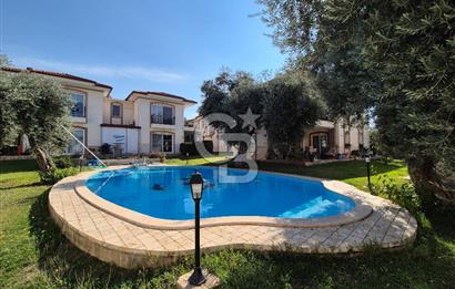 Kuşadası Kadınlar Denizi'nde Deniz Manzaralı 3+1 Villa