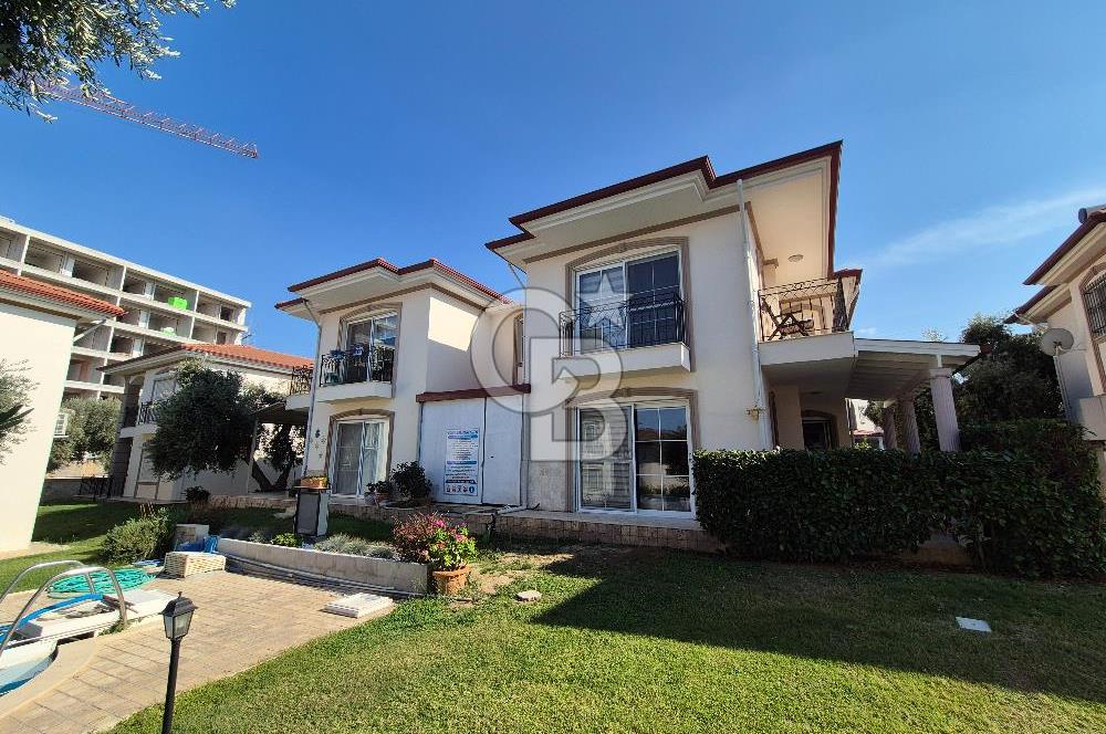 Kuşadası Kadınlar Denizi'nde Deniz Manzaralı 3+1 Villa