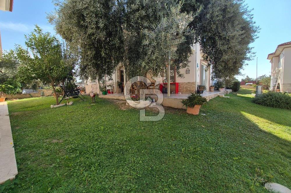 Kuşadası Kadınlar Denizi'nde Deniz Manzaralı 3+1 Villa