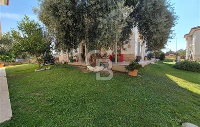 Kuşadası Kadınlar Denizi'nde Deniz Manzaralı 3+1 Villa