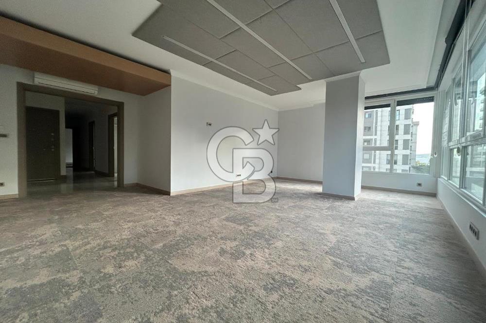 Bağdat caddesinde prestijli binada geniş 3+1 daire