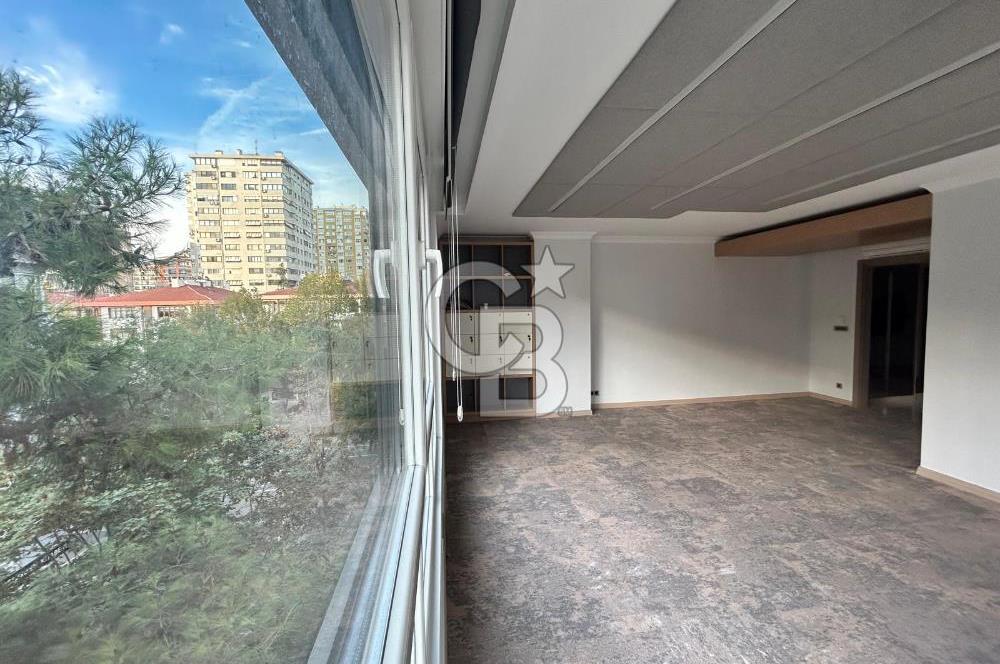 Bağdat caddesinde prestijli binada geniş 3+1 daire
