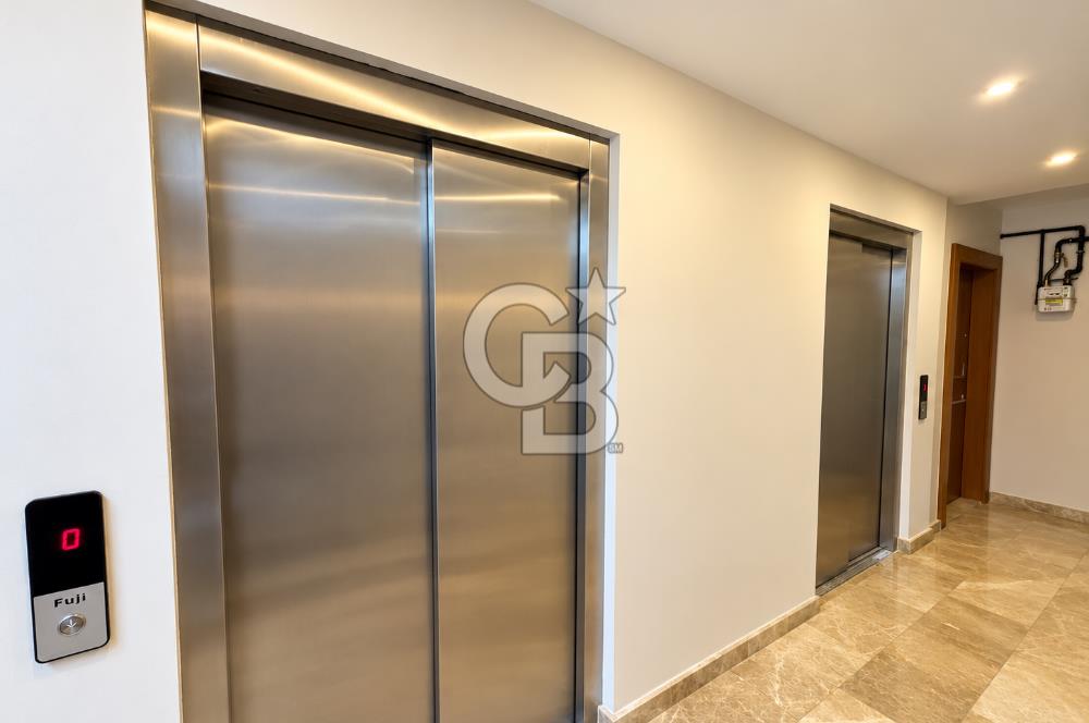 Acıbadem Fulya Bloklarında Satılık Balkonlu ve Teraslı Kapalı Otoparklı 3+1 Dubleks Daire