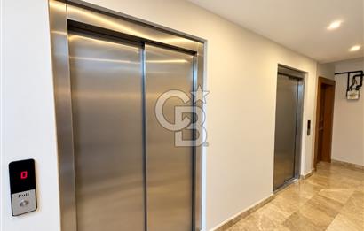 Acıbadem Fulya Bloklarında Satılık Balkonlu ve Teraslı Kapalı Otoparklı 3+1 Dubleks Daire