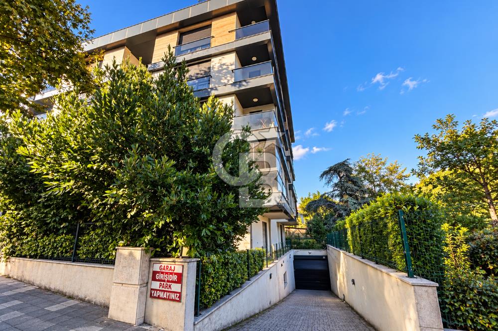 Acıbadem Fulya Bloklarında Satılık Balkonlu ve Teraslı Kapalı Otoparklı 3+1 Dubleks Daire