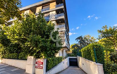Acıbadem Fulya Bloklarında Satılık Balkonlu ve Teraslı Kapalı Otoparklı 3+1 Dubleks Daire