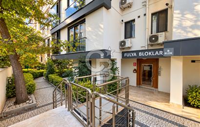 Acıbadem Fulya Bloklarında Satılık Balkonlu ve Teraslı Kapalı Otoparklı 3+1 Dubleks Daire