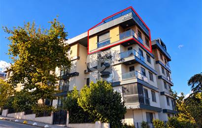 Acıbadem Fulya Bloklarında Satılık Balkonlu ve Teraslı Kapalı Otoparklı 3+1 Dubleks Daire