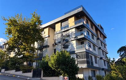 Acıbadem Fulya Bloklarında Satılık Balkonlu ve Teraslı Kapalı Otoparklı 3+1 Dubleks Daire