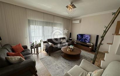 Acıbadem Fulya Bloklarında Satılık Balkonlu ve Teraslı Kapalı Otoparklı 3+1 Dubleks Daire