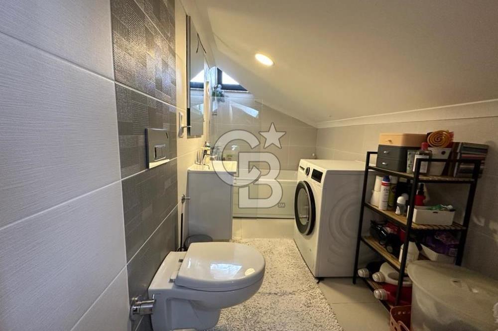 Acıbadem Fulya Bloklarında Satılık Balkonlu ve Teraslı Kapalı Otoparklı 3+1 Dubleks Daire