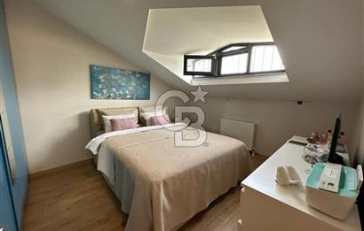 Acıbadem Fulya Bloklarında Satılık Balkonlu ve Teraslı Kapalı Otoparklı 3+1 Dubleks Daire