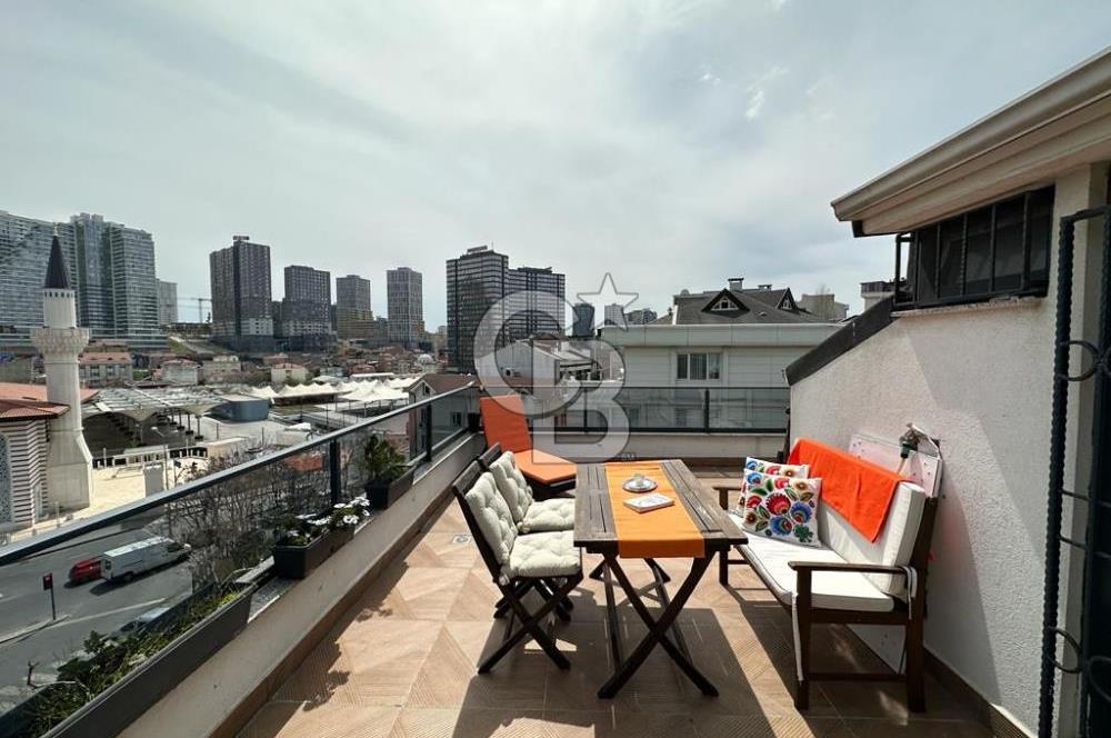Acıbadem Fulya Bloklarında Satılık Balkonlu ve Teraslı Kapalı Otoparklı 3+1 Dubleks Daire