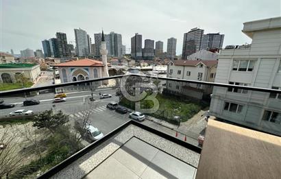 Acıbadem Fulya Bloklarında Satılık Balkonlu ve Teraslı Kapalı Otoparklı 3+1 Dubleks Daire