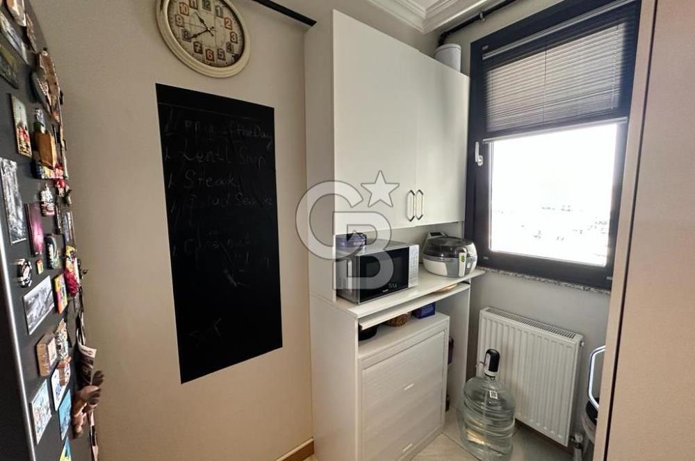 Acıbadem Fulya Bloklarında Satılık Balkonlu ve Teraslı Kapalı Otoparklı 3+1 Dubleks Daire