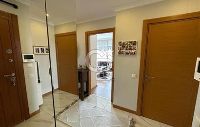 Acıbadem Fulya Bloklarında Satılık Balkonlu ve Teraslı Kapalı Otoparklı 3+1 Dubleks Daire
