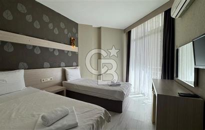 Çeşme Merkezde 36 Odalı Havuzlu 2 Dükkanlı Satılık Otel