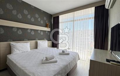 Çeşme Merkezde 36 Odalı Havuzlu 2 Dükkanlı Satılık Otel