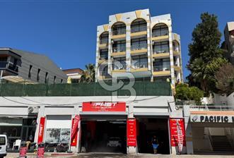 Çeşme Merkezde 36 Odalı Havuzlu 2 Dükkanlı Satılık Otel - 1 - 376324