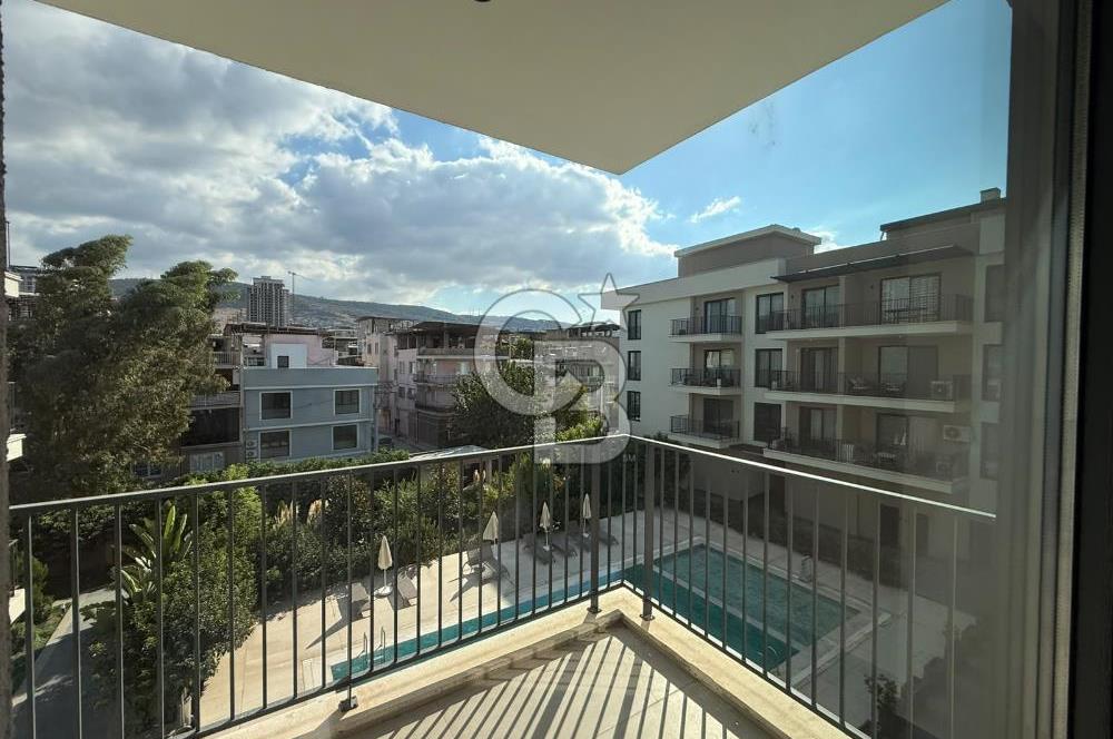 BORNOVA YEŞİLOVA İKON CADDE'DE 2+1 ARAKAT 94m2 SATILIK LÜKS DAİRE