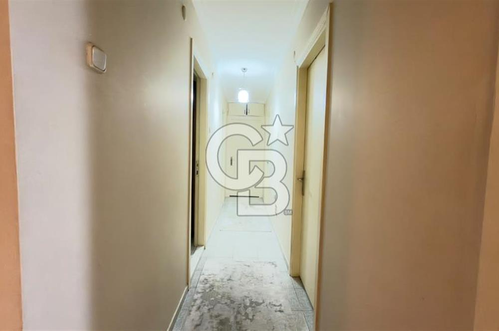 Bostanlıda Merkeze Yakın Geniş Kiralık Daire