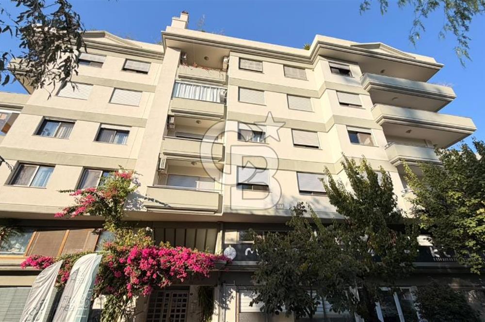 Bostanlıda Merkeze Yakın Geniş Kiralık Daire