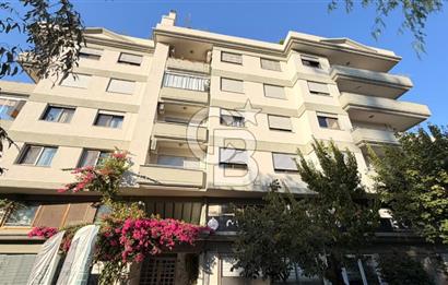 Bostanlıda Merkeze Yakın Geniş Kiralık Daire