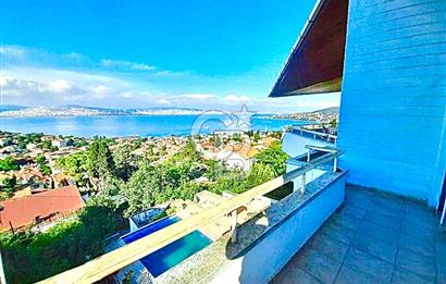 Heybeliada Satılık 400 m2 kullanımlı 800 m2 bahçe içinde yüzme havuzlu saunalı villa..