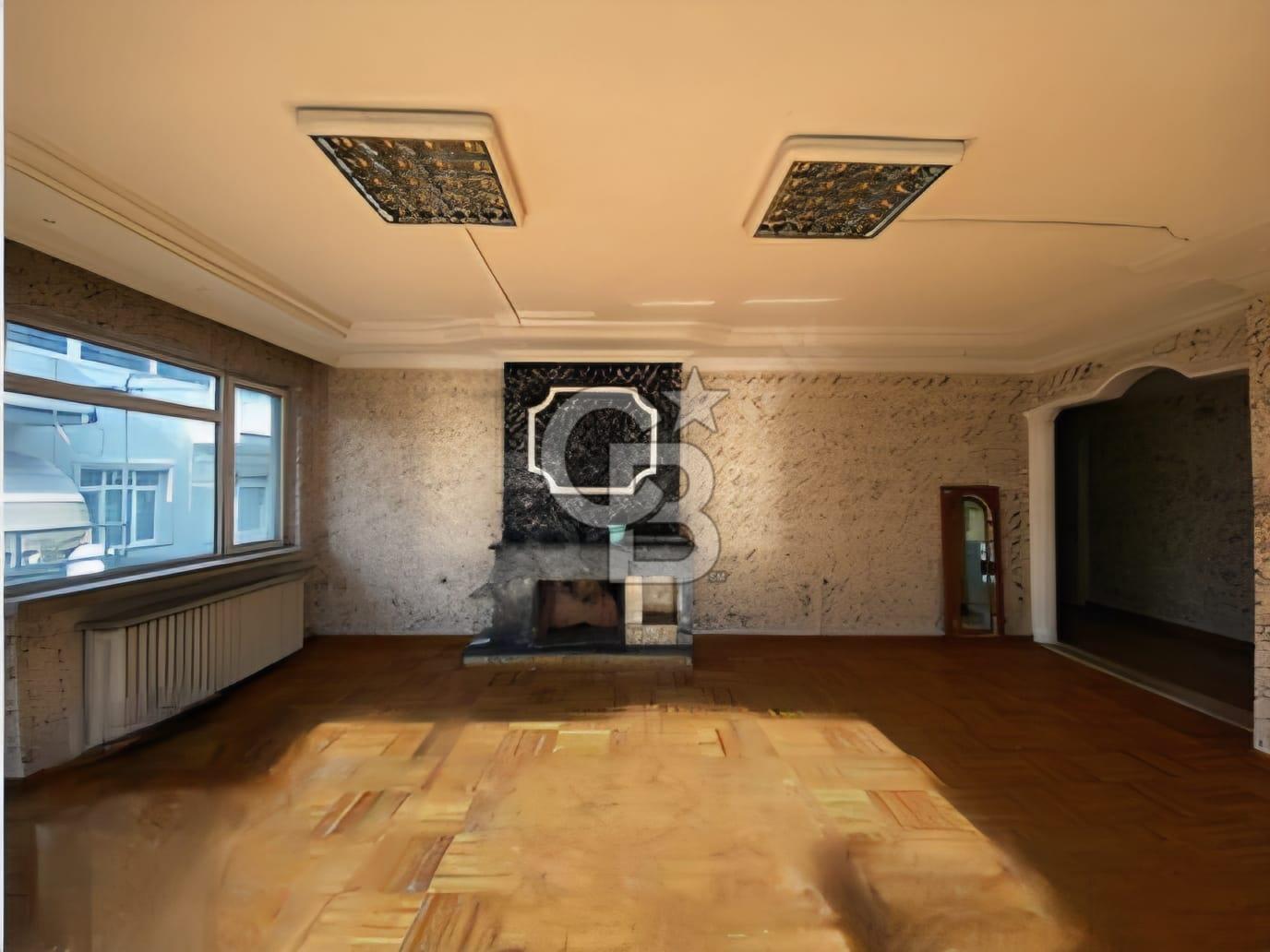 Kızılay Merkez,İnkılap Sokak'taOfis veya MeskeneUygun3+1 Kiralık