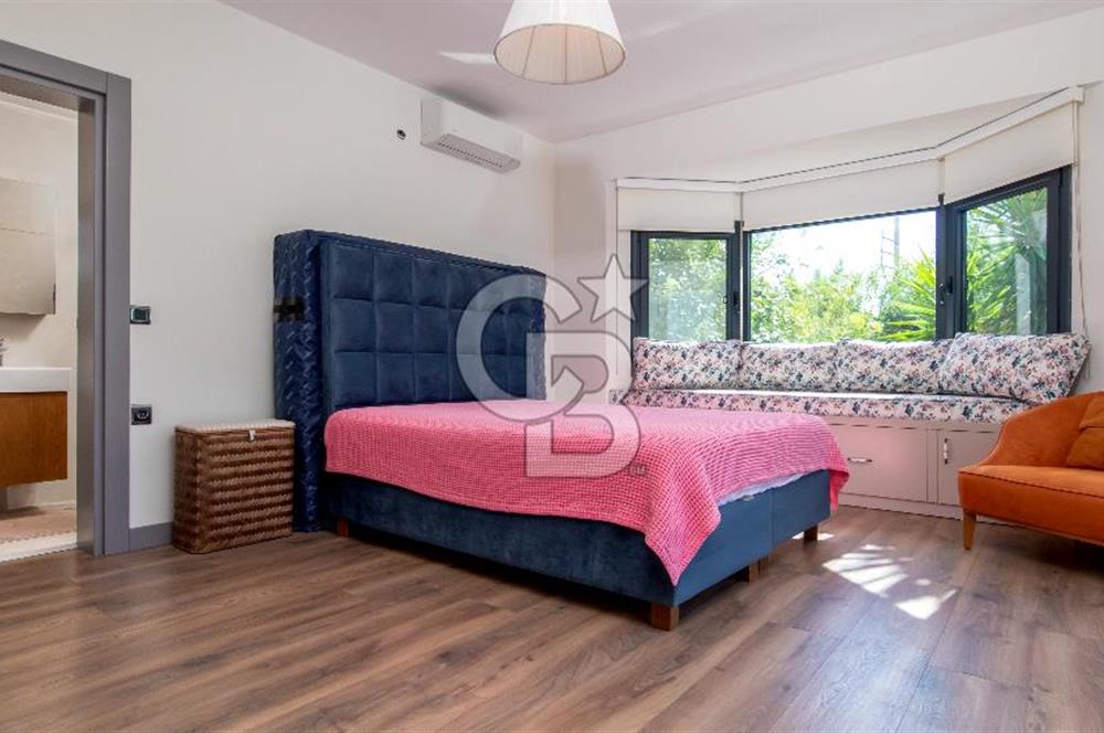 Venüs Bağdatlıdan İtokent Sitesi Full Bakımlı Havuzlu 7+1 Villa