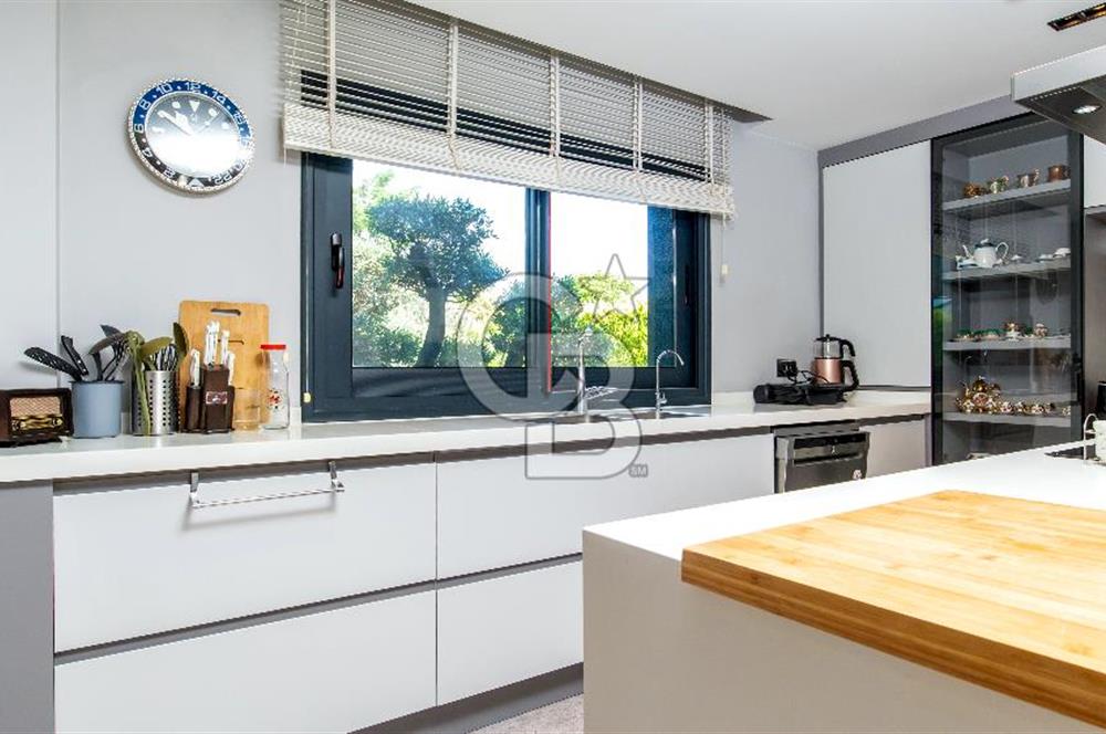 Venüs Bağdatlıdan İtokent Sitesi Full Bakımlı Havuzlu 7+1 Villa