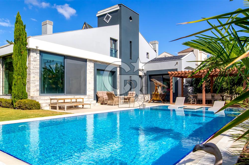 Venüs Bağdatlıdan İtokent Sitesi Full Bakımlı Havuzlu 7+1 Villa