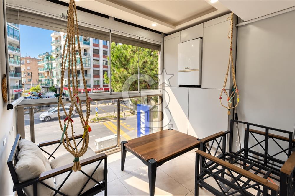 Karşıyaka Girne Bulvarı 4+1 Full Tadilatlı Satılık Daire
