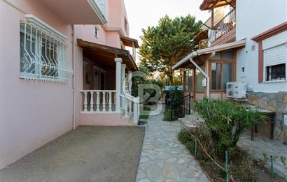 Foça İsmetpaşa Mah. Denize Yakın Satılık 4+1 Tripleks Villa