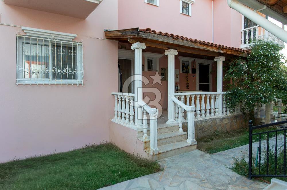 Foça İsmetpaşa Mah. Denize Yakın Satılık 4+1 Tripleks Villa