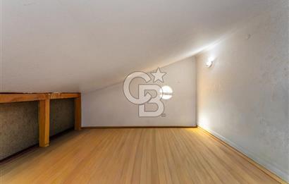 Foça İsmetpaşa Mah. Denize Yakın Satılık 4+1 Tripleks Villa