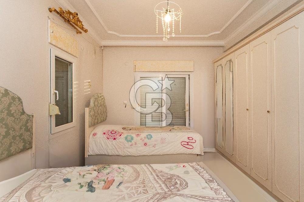Foça İsmetpaşa Mah. Denize Yakın Satılık 4+1 Tripleks Villa