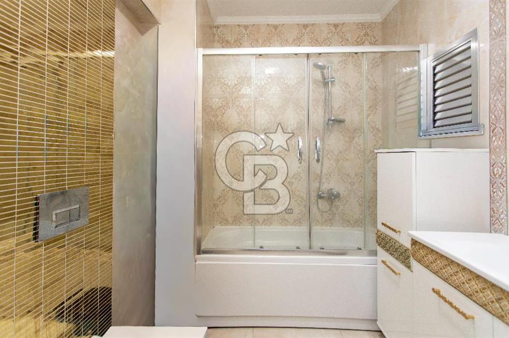 Foça İsmetpaşa Mah. Denize Yakın Satılık 4+1 Tripleks Villa