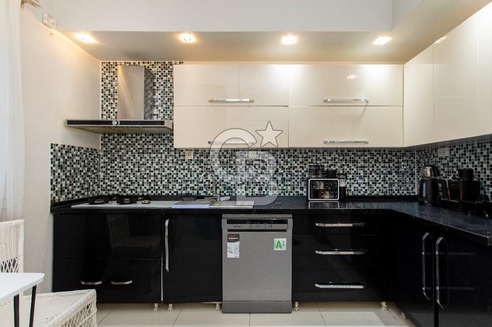 Foça İsmetpaşa Mah. Denize Yakın Satılık 4+1 Tripleks Villa