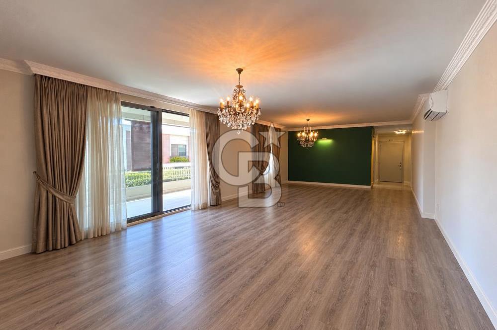 BURSA, MODA BADEMLİ SİTESİ'nde SATILIK 4+1 DAİRE